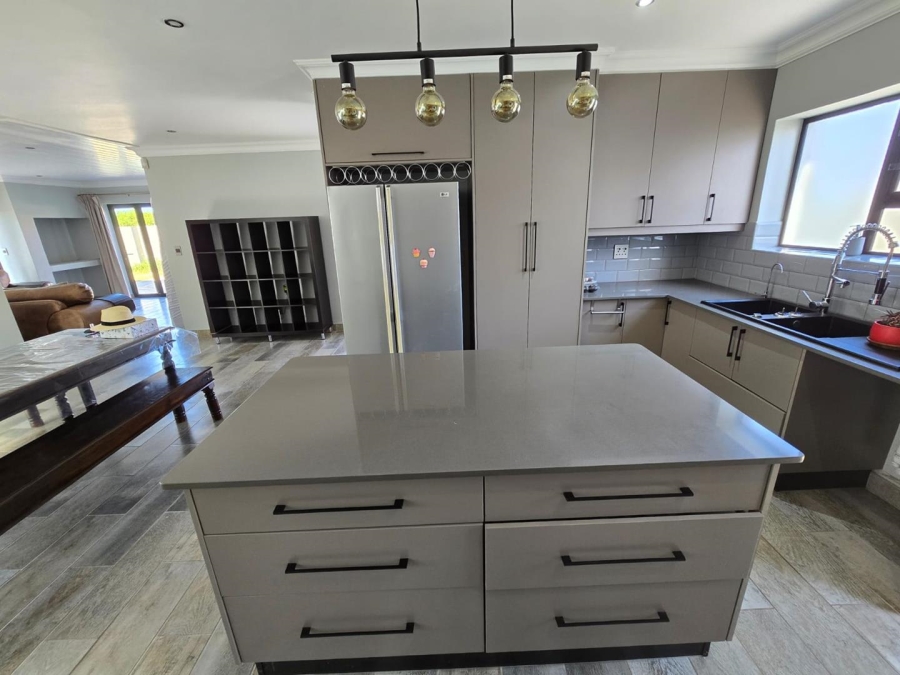 To Let 3 Bedroom Property for Rent in Dana Bay Western Cape